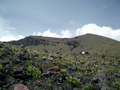 浅間山 051・登り詰から前掛山 (640x480)