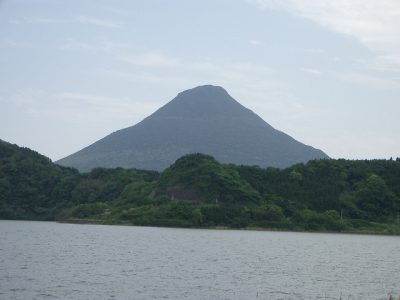 鹿児島 073・池田湖から開聞岳 (640x480)
