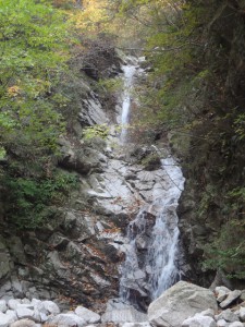 釈迦ヶ岳 028・二段の滝 (480x640)