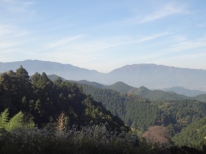 高取山 017・葛城山（右）と金剛山 (640x480)
