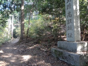 高取山 045・八幡神社への別れ (640x480)