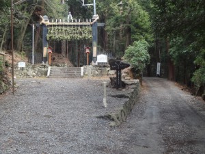 ポンポン山 005・本山寺 (640x480)