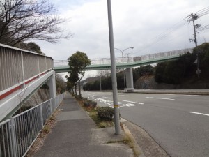 須磨アルプス 082・登山口への陸橋 (640x480)