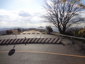 生駒山 065・展望台とスカイライン (640x480)